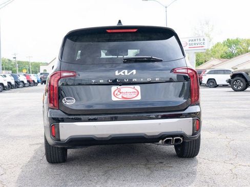 Used 2025 Kia Telluride S FWD image 4