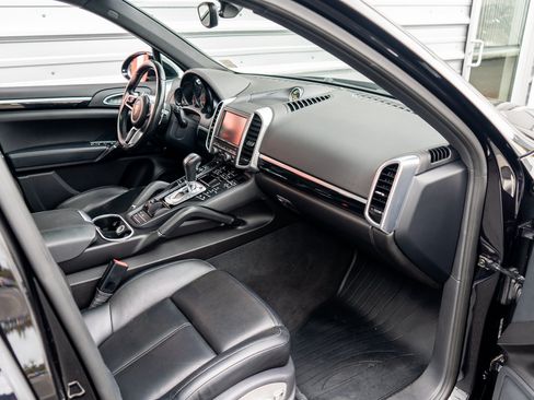 Used 2015 Porsche Cayenne S AWD/4WD image 29