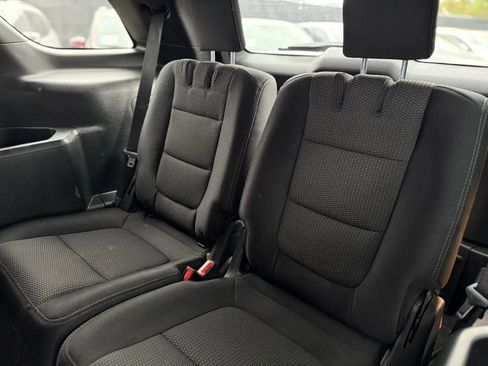 Used 2019 Ford Explorer XLT w/ Equipment Group 201A FWD image 16