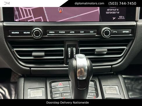 Used 2020 Porsche Macan S w/ Premium Package Plus image 30