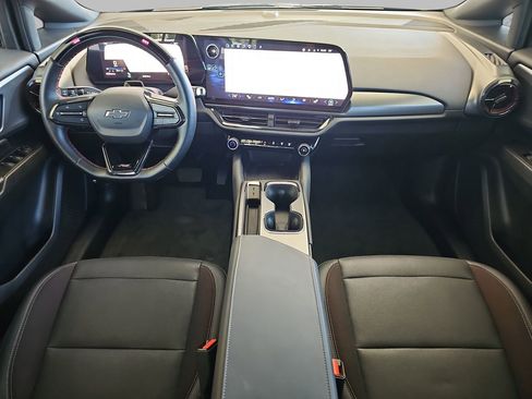 Used 2024 Chevrolet Equinox EV RS FWD image 11