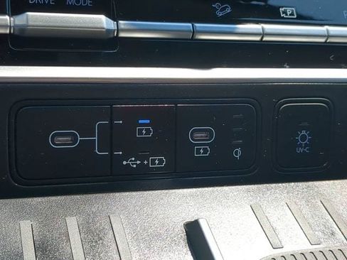 Certified 2025 Hyundai Santa Fe Limited FWD image 22