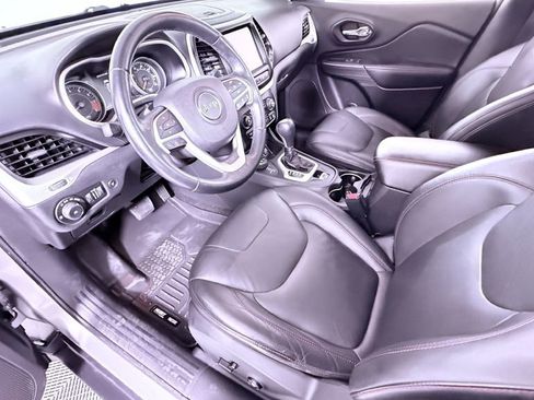 Used 2015 Jeep Cherokee Trailhawk w/ Comfort/Convenience Group image 16