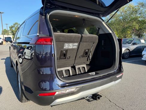 Certified 2024 Kia Carnival LX FWD image 35