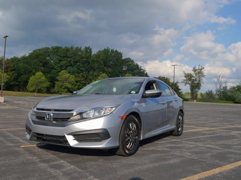 Used 2018 Honda Civic LX image 2