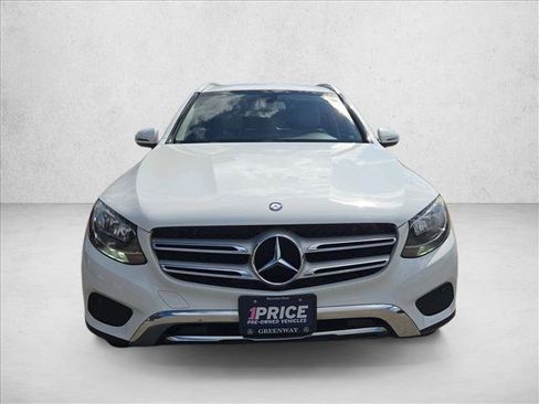 Used 2017 Mercedes-Benz GLC 300 4MATIC image 2