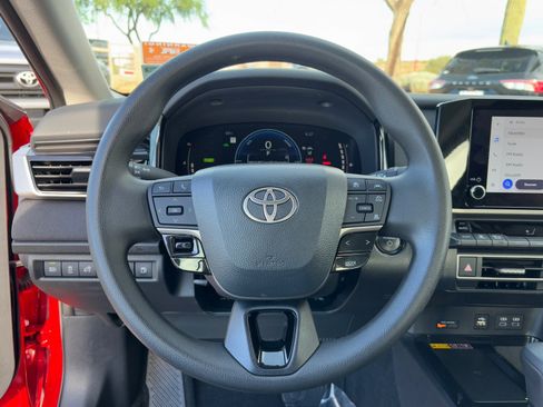 Certified 2025 Toyota Camry LE image 21