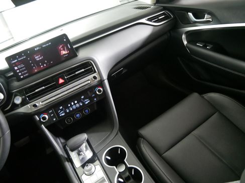 Certified 2026 Genesis G70 2.5T AWD/4WD image 11