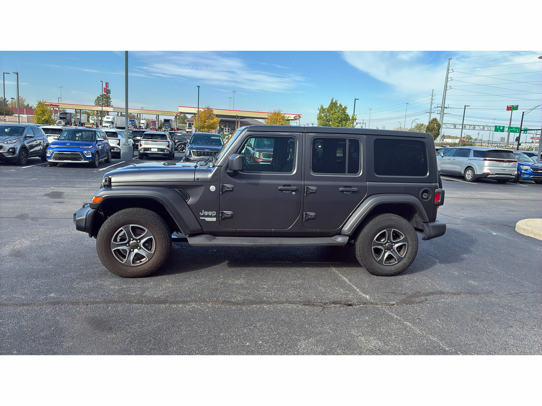 Used 2019 Jeep Wrangler Unlimited Sport S AWD/4WD image 4