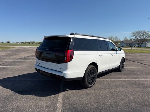 Used 2025 Ford Expedition Max Platinum w/ Stealth Appearance Package AWD/4WD image 3