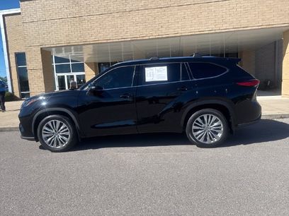 Used 2023 Toyota Highlander Platinum