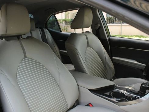 Used 2019 Toyota Camry SE FWD image 51