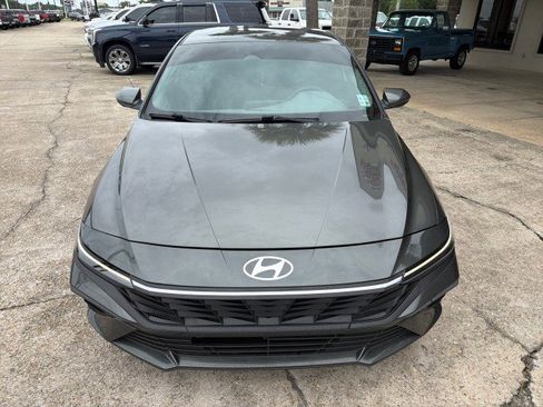 Used 2024 Hyundai Elantra SEL FWD image 13