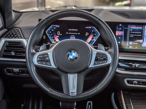 Used 2023 BMW X7 xDrive40i w/ M Sport Package image 31