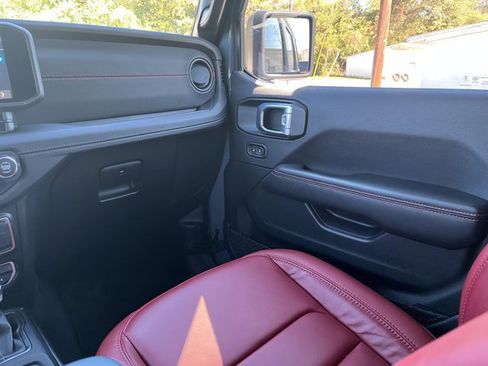 Used 2024 Jeep Wrangler Unlimited Rubicon 392 image 19