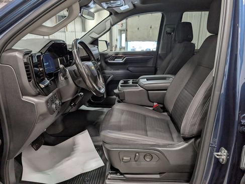 Used 2022 Chevrolet Silverado 1500 LT AWD/4WD image 16