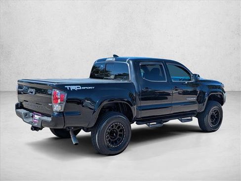 Used 2022 Toyota Tacoma TRD Sport w/ Technology Package RWD image 5
