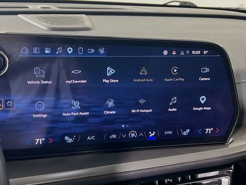Used 2025 Chevrolet Traverse LT w/ Enhanced Driving Package AWD/4WD image 14