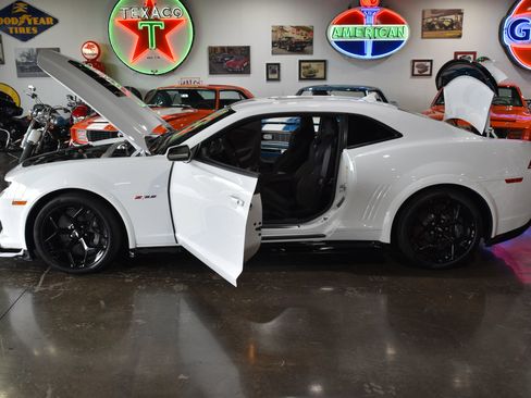 Used 2014 Chevrolet Camaro Z/28 RWD image 13
