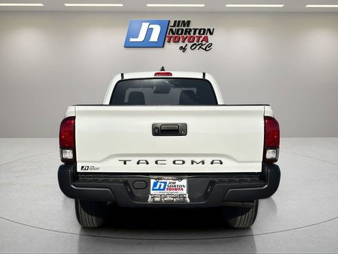 Used 2022 Toyota Tacoma SR image 6