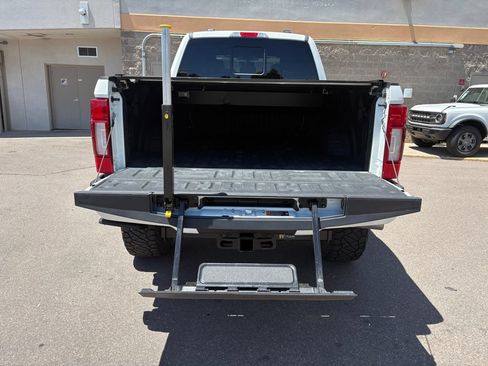 Used 2022 Ford F250 Lariat w/ Black Appearance Package AWD/4WD image 29