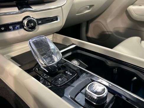 New 2026 Volvo XC60 T8 Ultra w/ Protection Package Premier AWD/4WD image 19