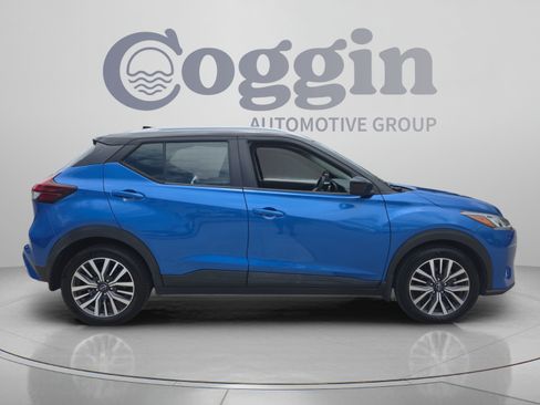 Used 2022 Nissan Kicks SV FWD image 6