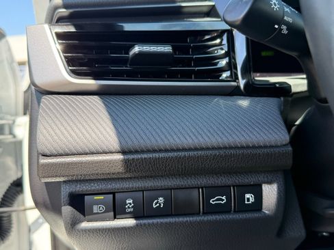 Used 2026 Toyota Camry SE w/ Convenience Package FWD image 15