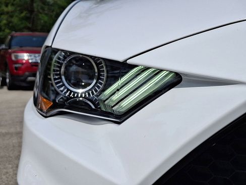 Used 2019 Ford Mustang GT RWD image 27