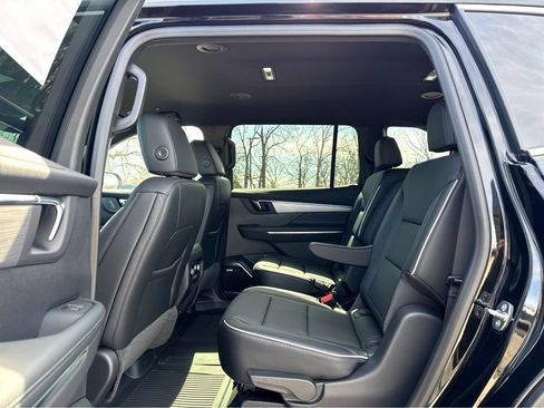 New 2026 Buick Enclave Preferred w/ LPO, Floor Liner Package AWD/4WD image 8