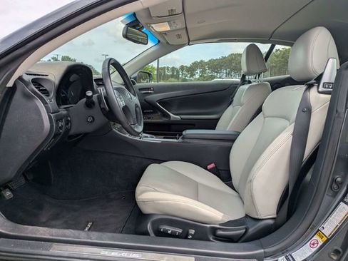 Used 2011 Lexus IS 350C w/ Luxury Pkg RWD image 18