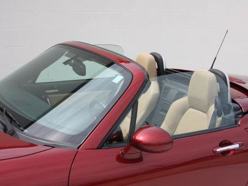 Used 2009 MAZDA MX-5 Miata Grand Touring w/ Premium Pkg RWD image 26