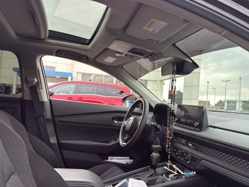 Used 2025 Honda Accord SE image 10