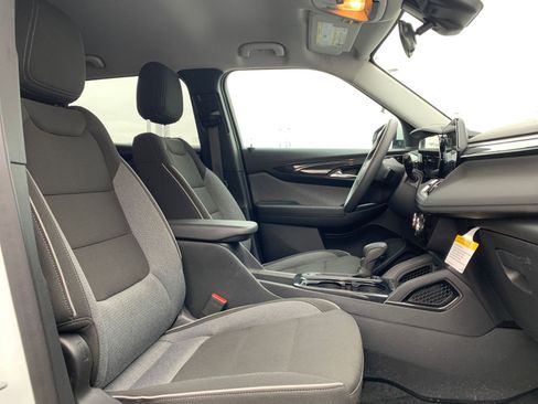 Used 2025 Chevrolet TrailBlazer LT image 34