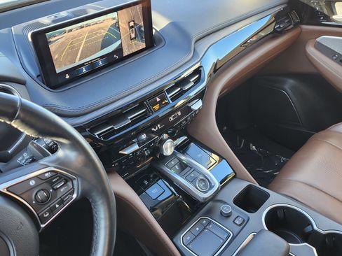 Used 2024 Acura MDX SH-AWD w/ Advance Package image 35