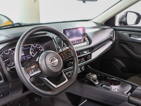 Used 2024 Nissan Rogue SV image 22