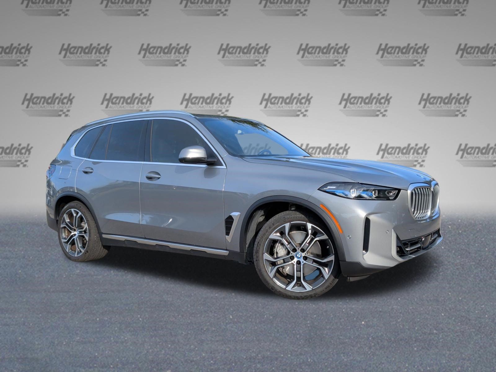 Used 2025 BMW X5 xDrive50e AWD/4WD image 2