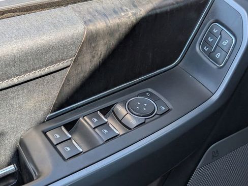 Used 2022 Ford F150 Lariat w/ Max Trailer Tow Package image 23