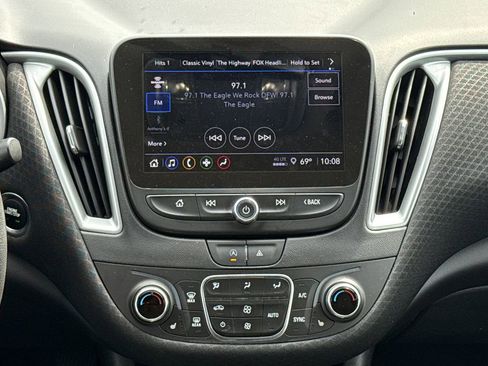 Used 2024 Chevrolet Malibu LT FWD image 12