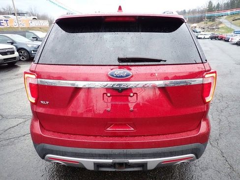 Used 2017 Ford Explorer XLT w/ Equipment Group 202A image 7