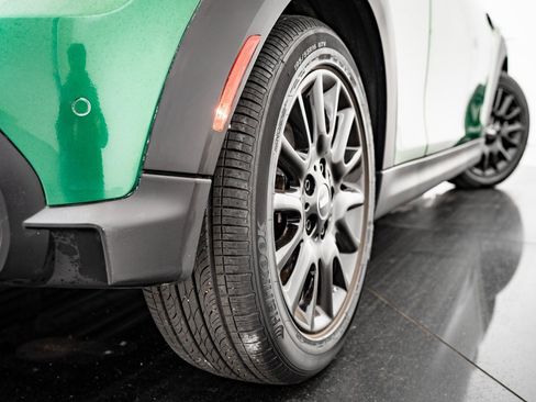 Used 2023 MINI Cooper 2-Door Hardtop image 40