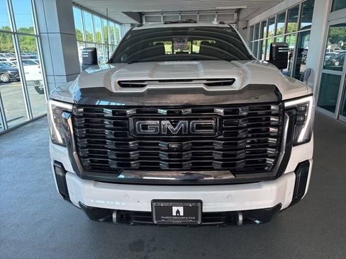 Used 2024 GMC Sierra 2500 Denali Ultimate AWD/4WD image 2