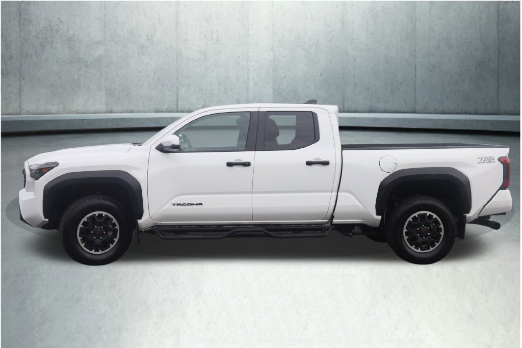 Used 2024 Toyota Tacoma TRD Off-Road w/ TRD Off Road Upgrade Package AWD/4WD image 12
