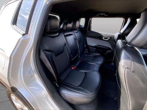 Used 2024 Jeep Compass Latitude AWD/4WD image 19