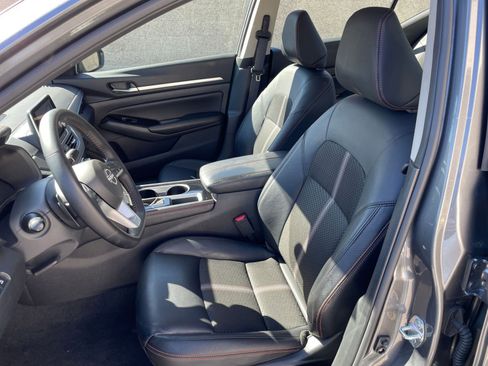 Used 2025 Nissan Altima 2.5 SR image 40