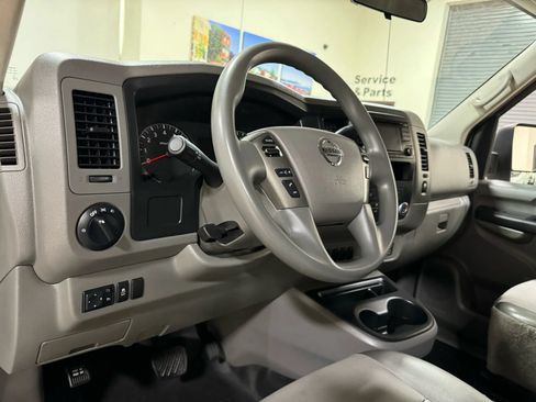 Used 2018 Nissan NV 3500 S RWD image 36