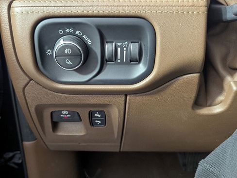 Used 2019 RAM 1500 Limited AWD/4WD image 15