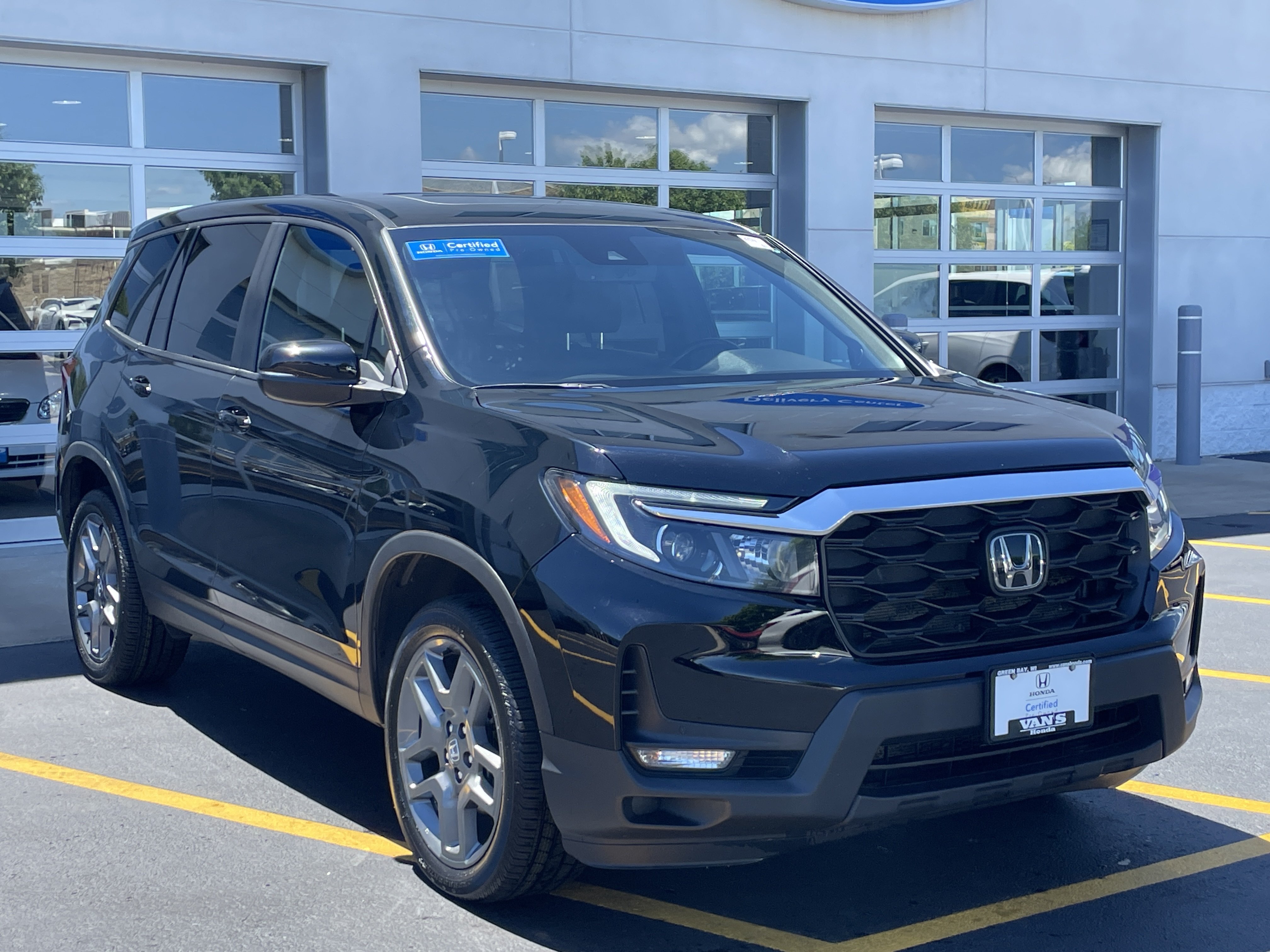Certified 2023 Honda Passport EX-L image 1