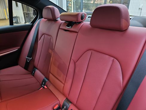 New 2026 BMW 330i Sedan w/ M Sport Package image 15