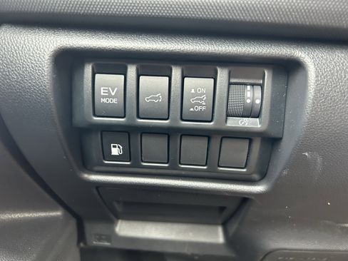 Used 2025 Subaru Forester Premium w/ Protection Package (1PH) image 19